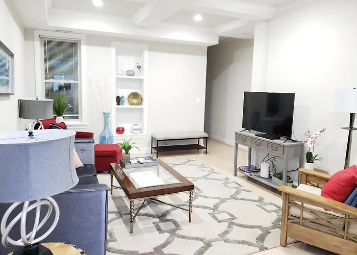 Spacious & Bright Home In Bloomingdale/ Truxton Dc